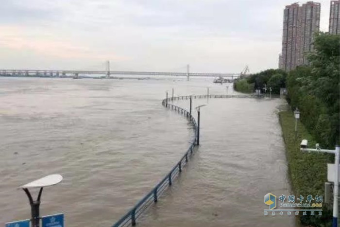 皖南地区持续遭受大暴雨、特大暴雨袭击