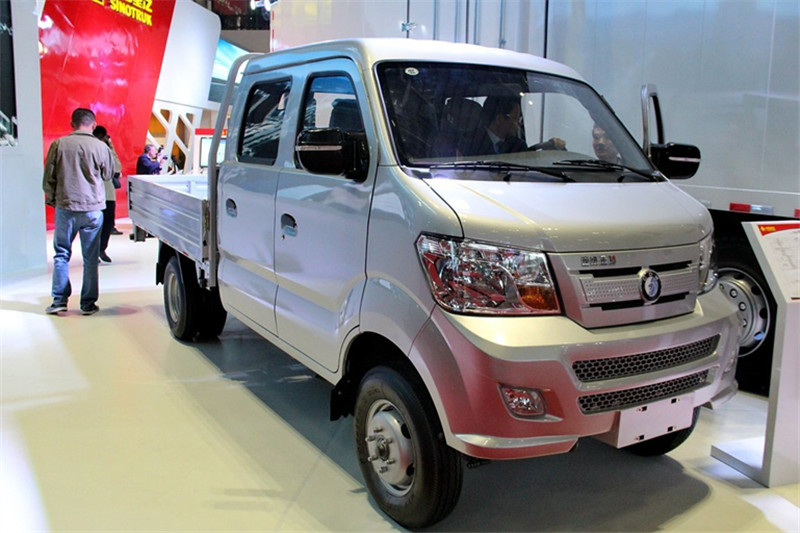 重汽王牌 W1系 2.2L 112马力 汽油/CNG 2.8米 国五双排栏板轻卡(CDW1031S2M5D)重汽王牌 W1系 2.2L 112马力 汽油/CNG 2.8米 国五双排栏板轻卡(CDW1031S2M5D)